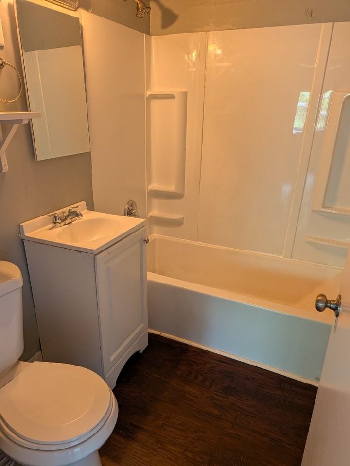 2128 Varley St - Photo 5 of 7