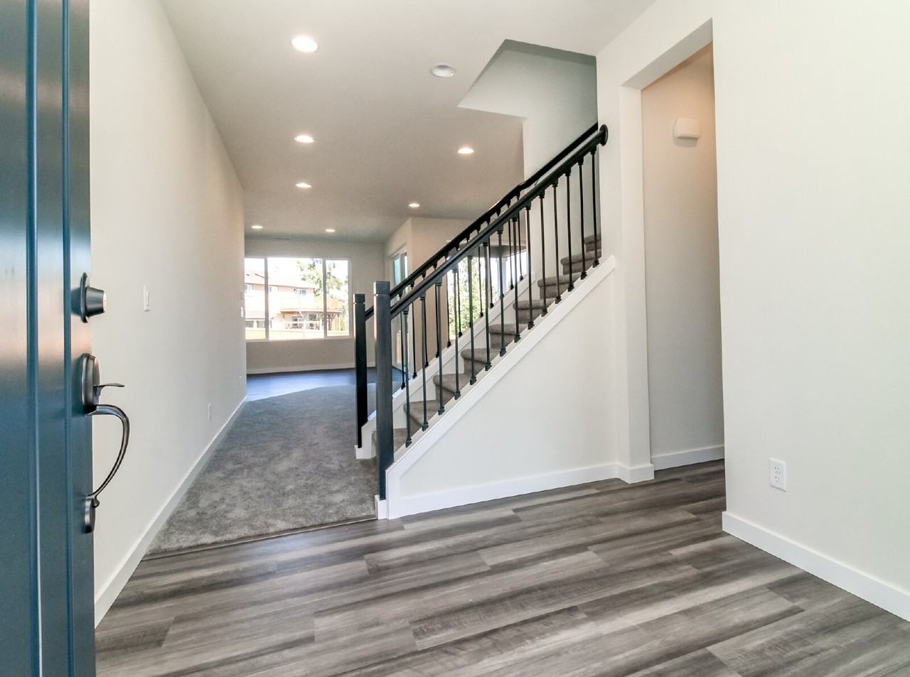 5632 S 302nd St - Photo 4 of 42