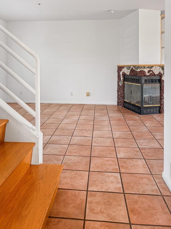 4297 Carpinteria Ave #5 - Photo 4 of 20