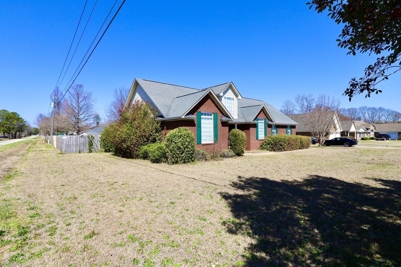 3245 Arborwood Dr - Photo 2 of 50