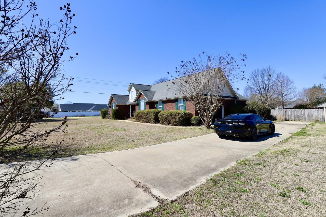 3245 Arborwood Dr - Photo 3 of 50