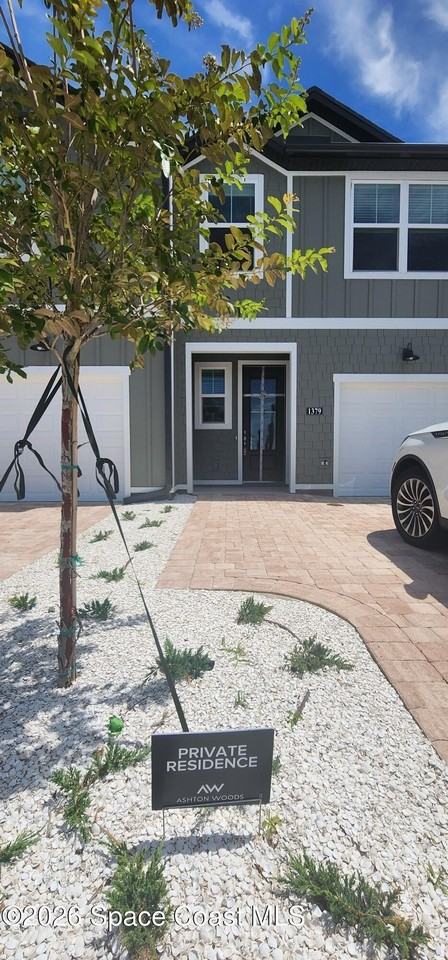 1379 Bluewater Ln - Photo 3 of 29