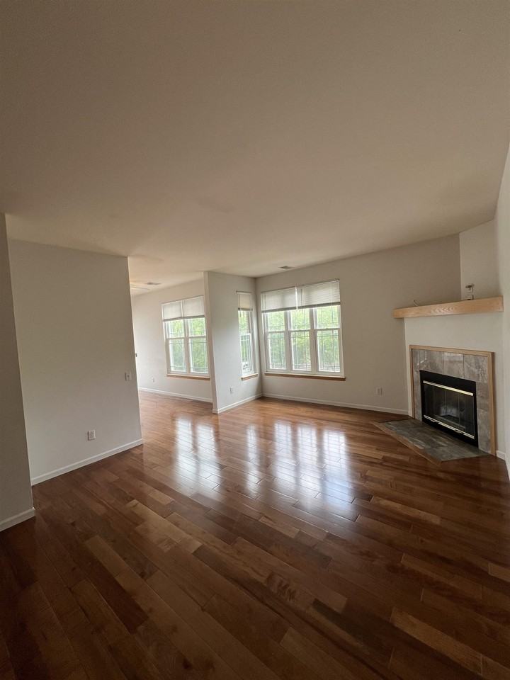 6649 Windsor Commons Ave - Photo 2 of 38