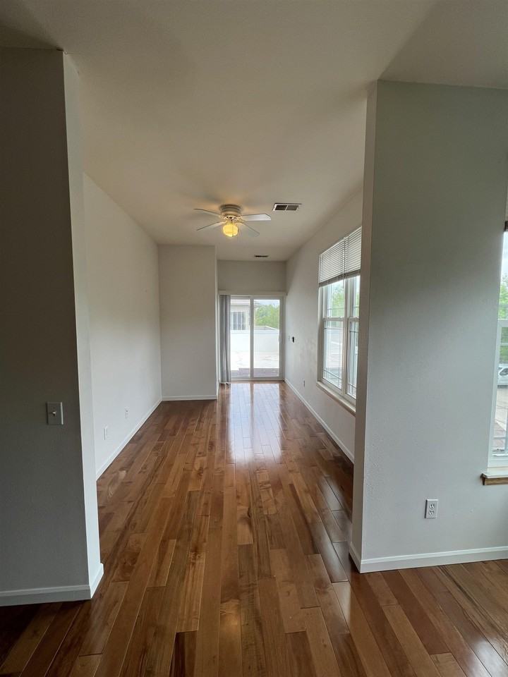 6649 Windsor Commons Ave - Photo 4 of 38