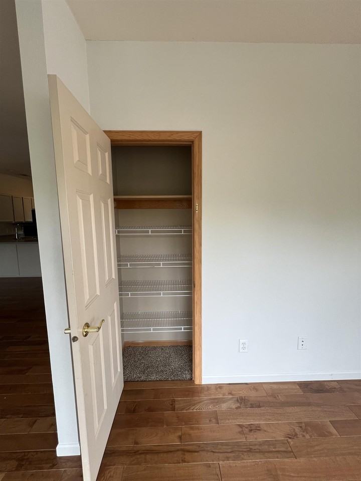 6649 Windsor Commons Ave - Photo 6 of 38
