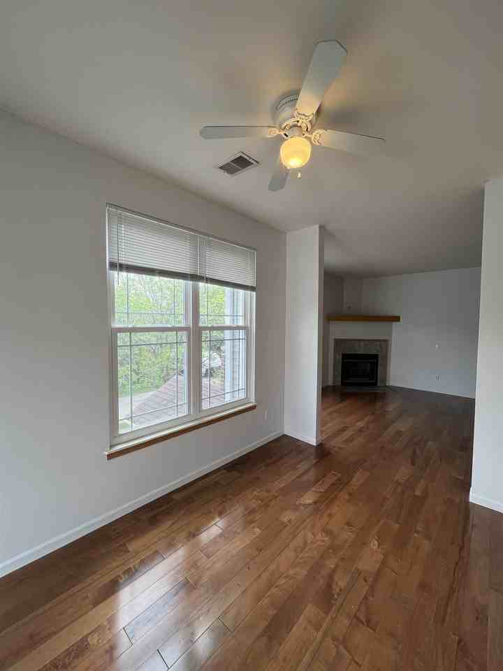 6649 Windsor Commons Ave - Photo 7 of 38
