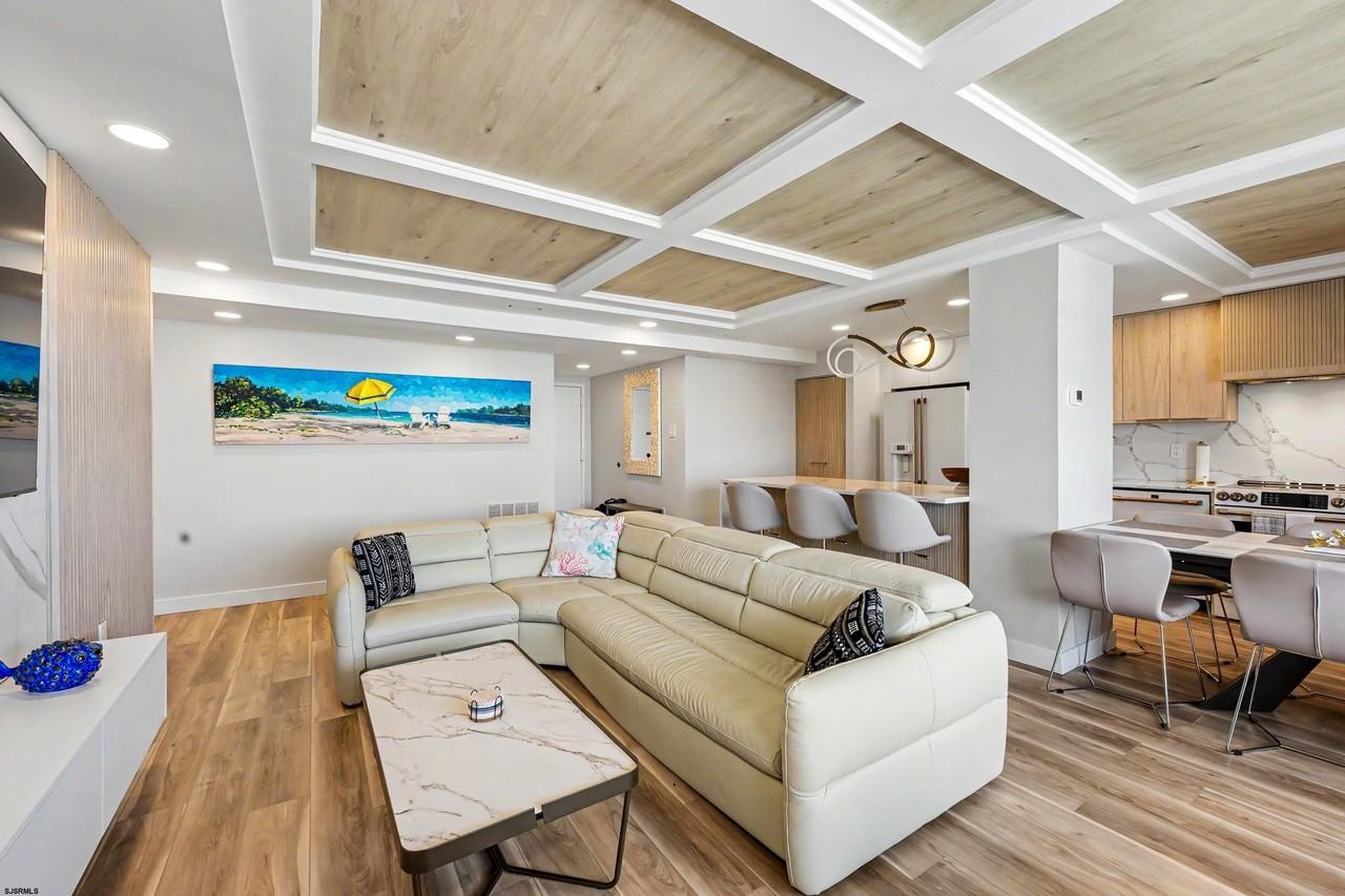 9100 Beach #304 - Photo 6 of 34