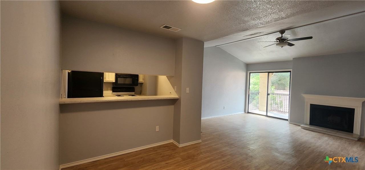 1202 Thorpe Ln #408 - Photo 2 of 12