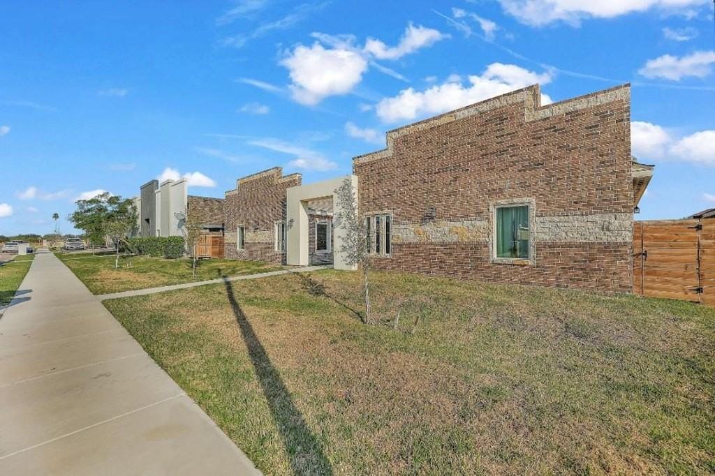 2713 Primrose #A1 - Photo 3 of 24