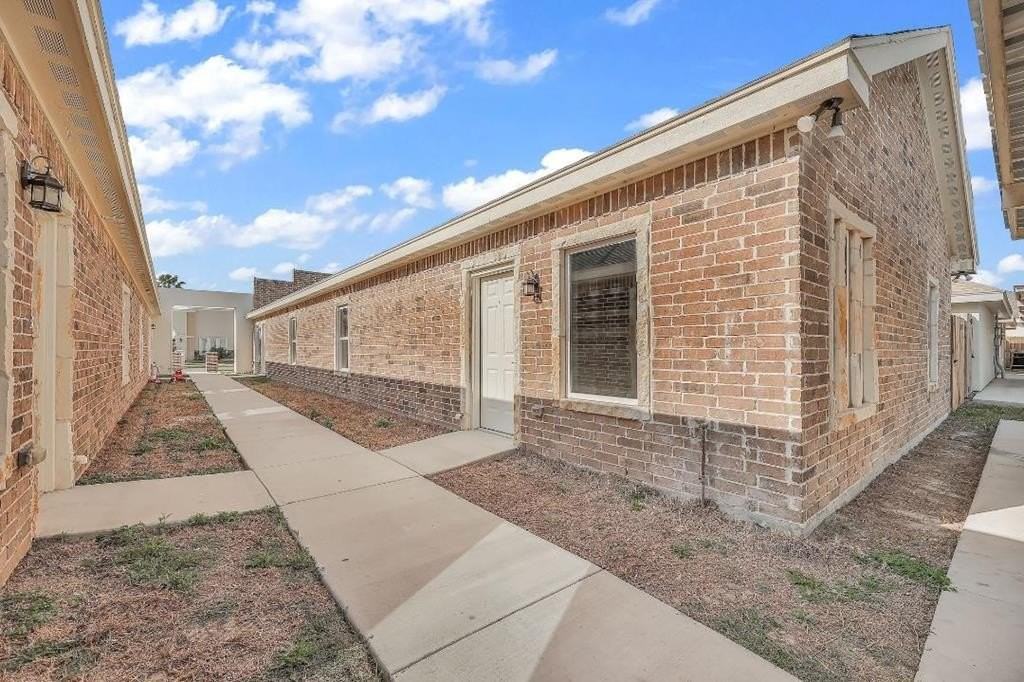 2713 Primrose #A1 - Photo 4 of 24