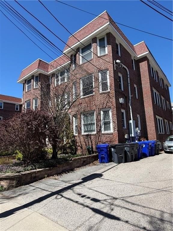 132 Elton St - Photo 2 of 14