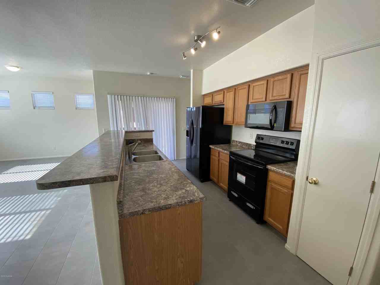 1262 E Weimer Cir #39 - Photo 6 of 28