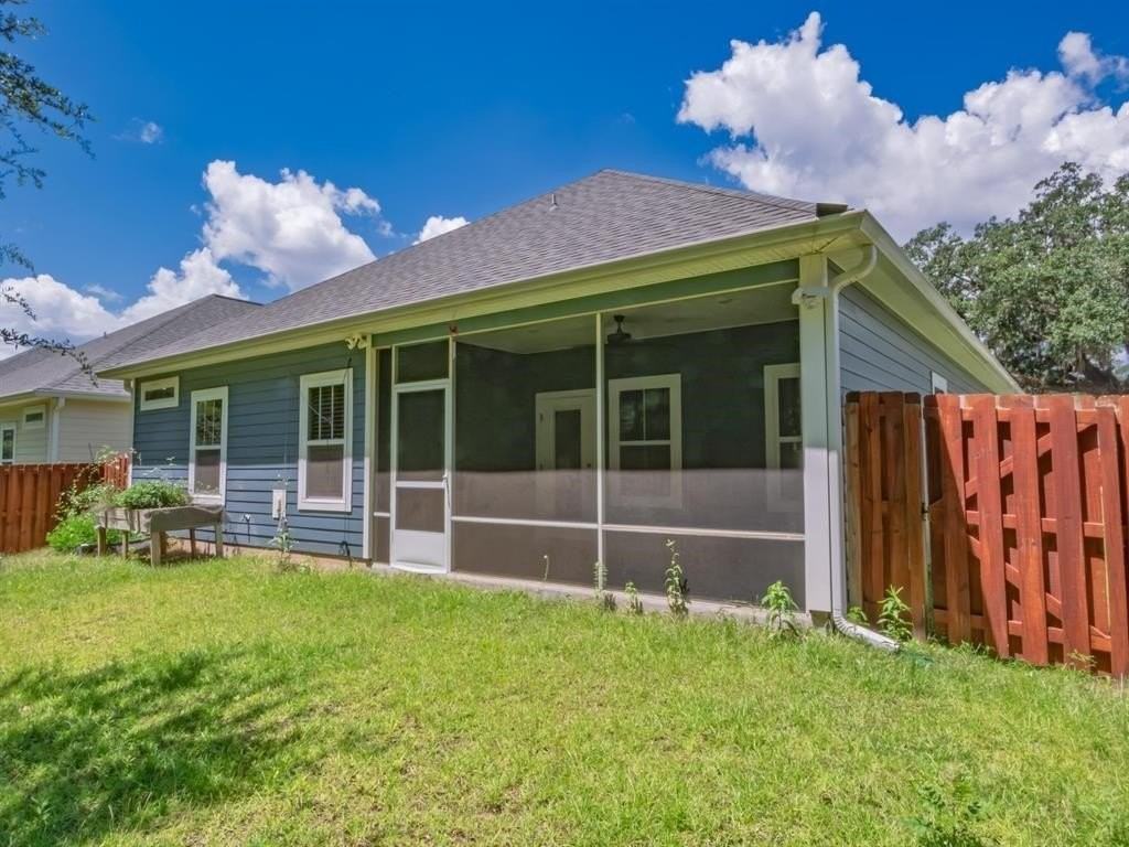 855 Avery Park Dr - Photo 5 of 35