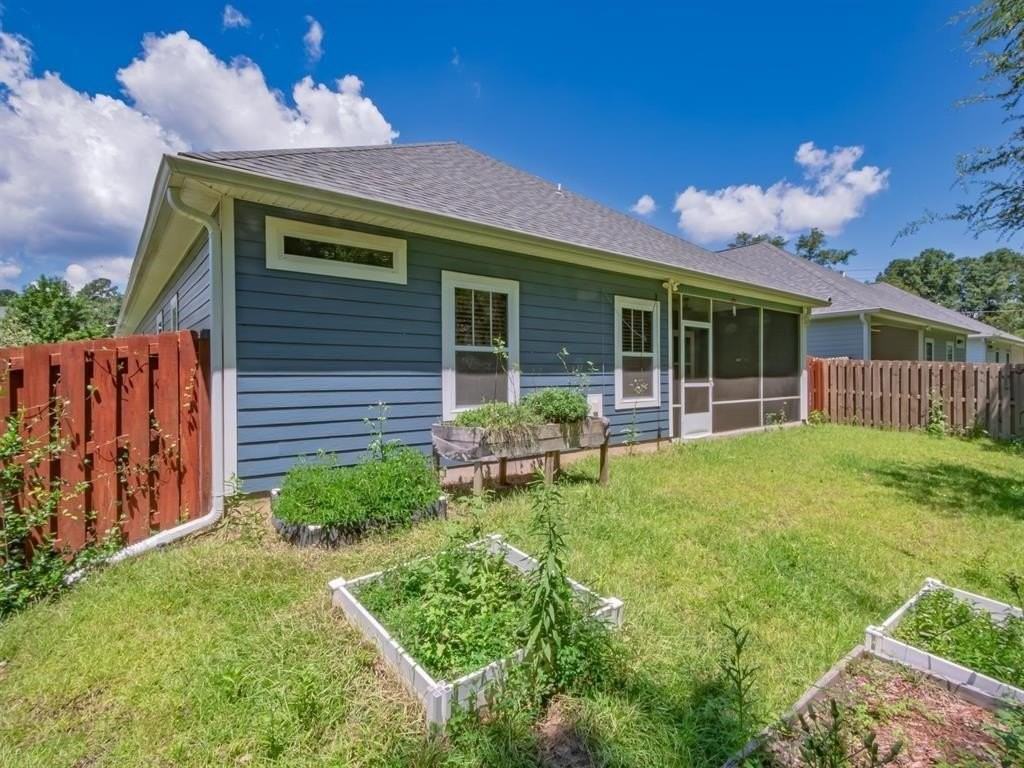 855 Avery Park Dr - Photo 6 of 35