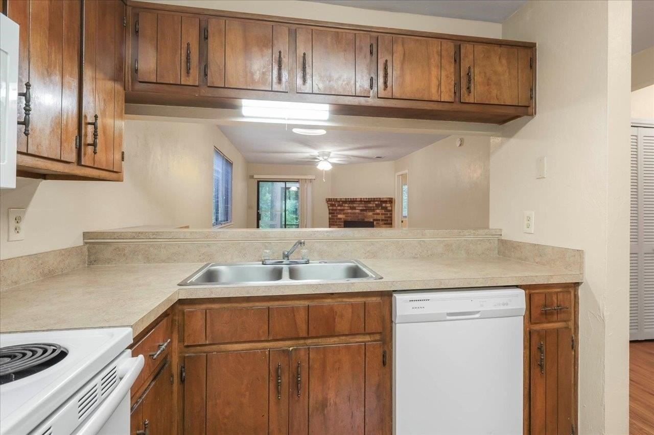 3208 Ginger Dr - Photo 6 of 42