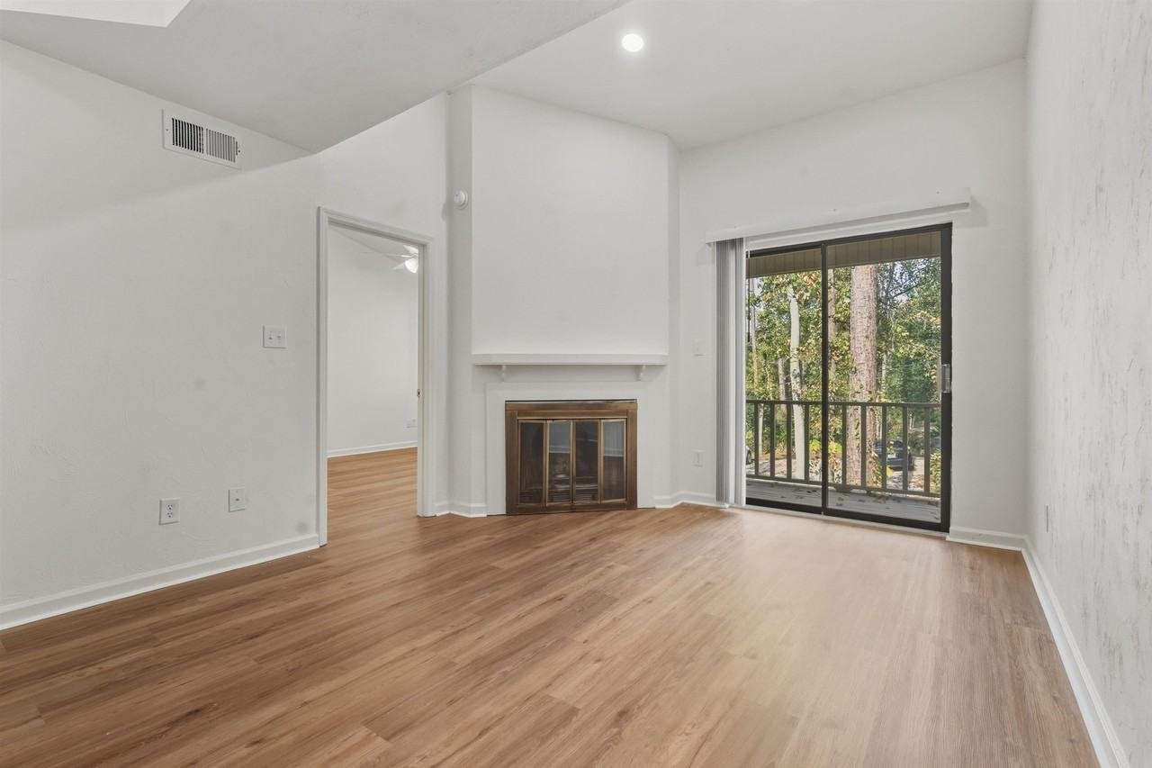 2900 Woodrich Dr #202 - Photo 3 of 26