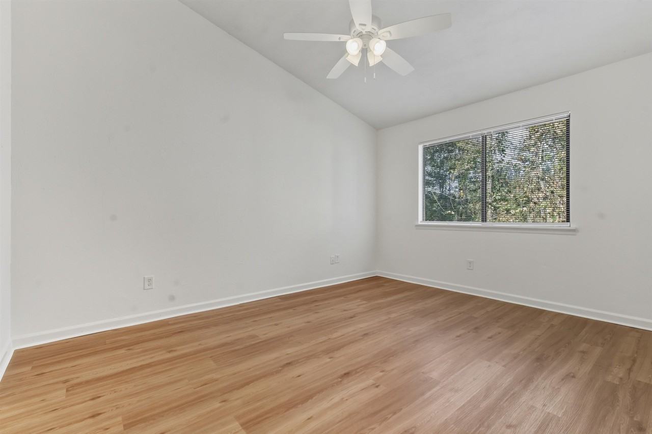 2900 Woodrich Dr #202 - Photo 7 of 26