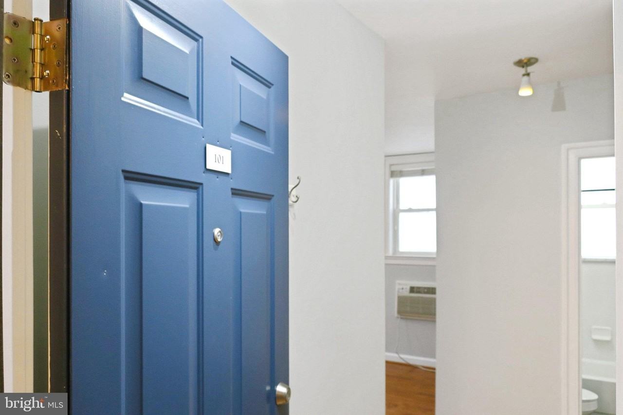 1815 A St Se #101 - Photo 6 of 20