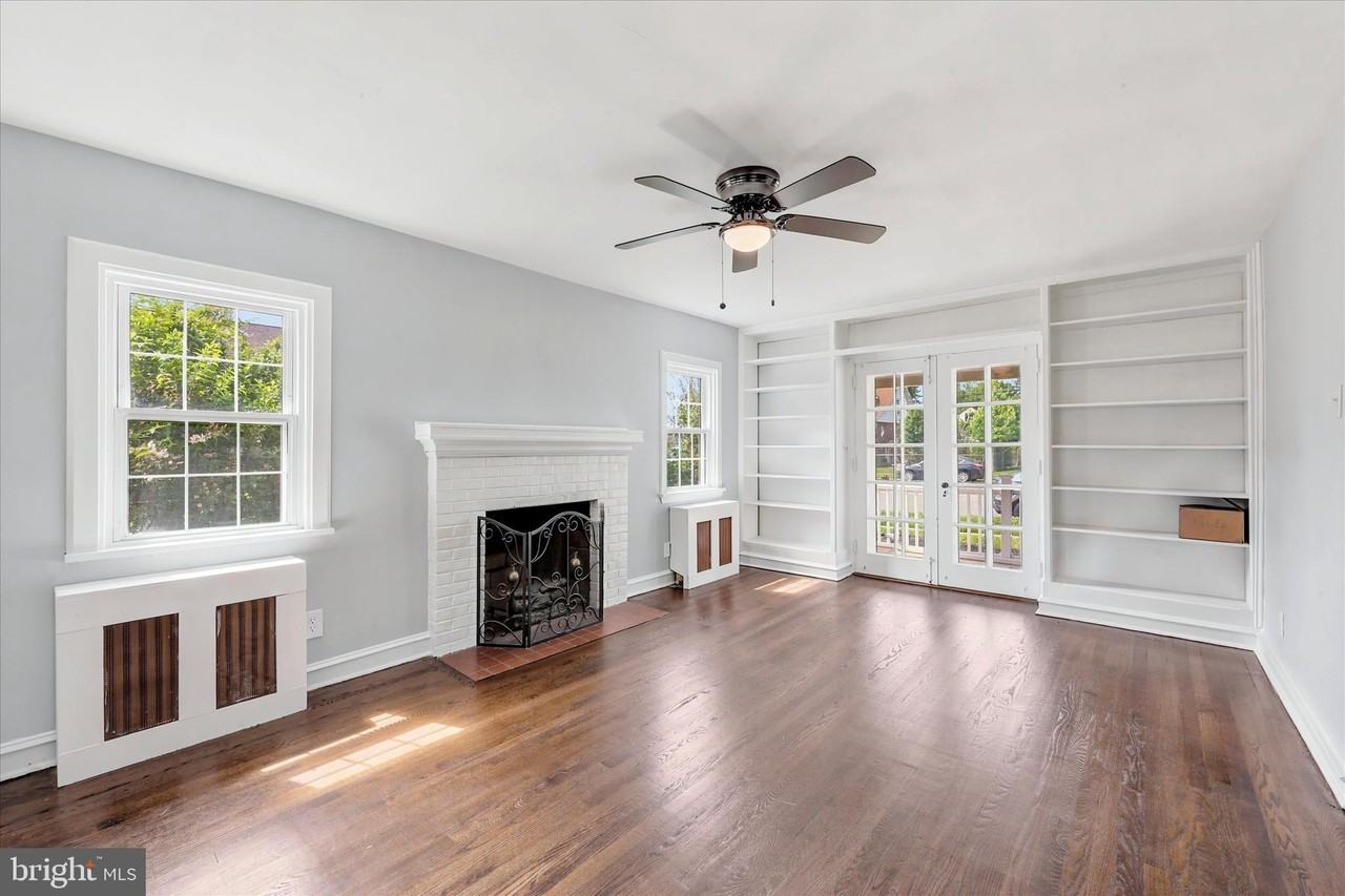 203 Commonwealth Ave - Photo 4 of 17