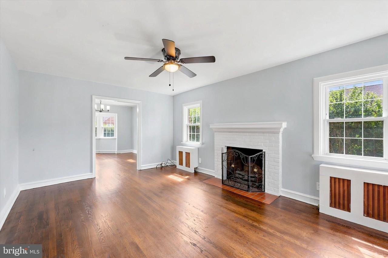 203 Commonwealth Ave - Photo 5 of 17