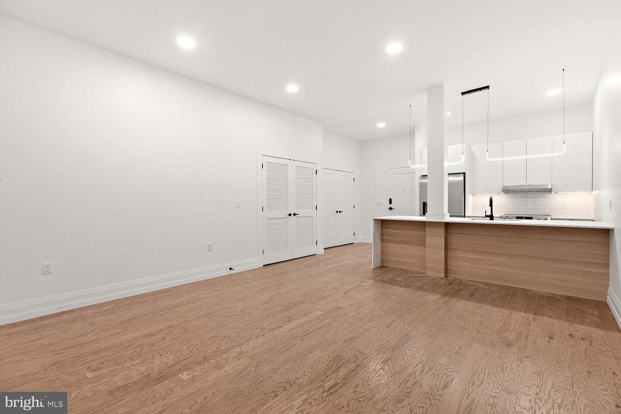 801 N Market St #206 - Photo 3 of 32