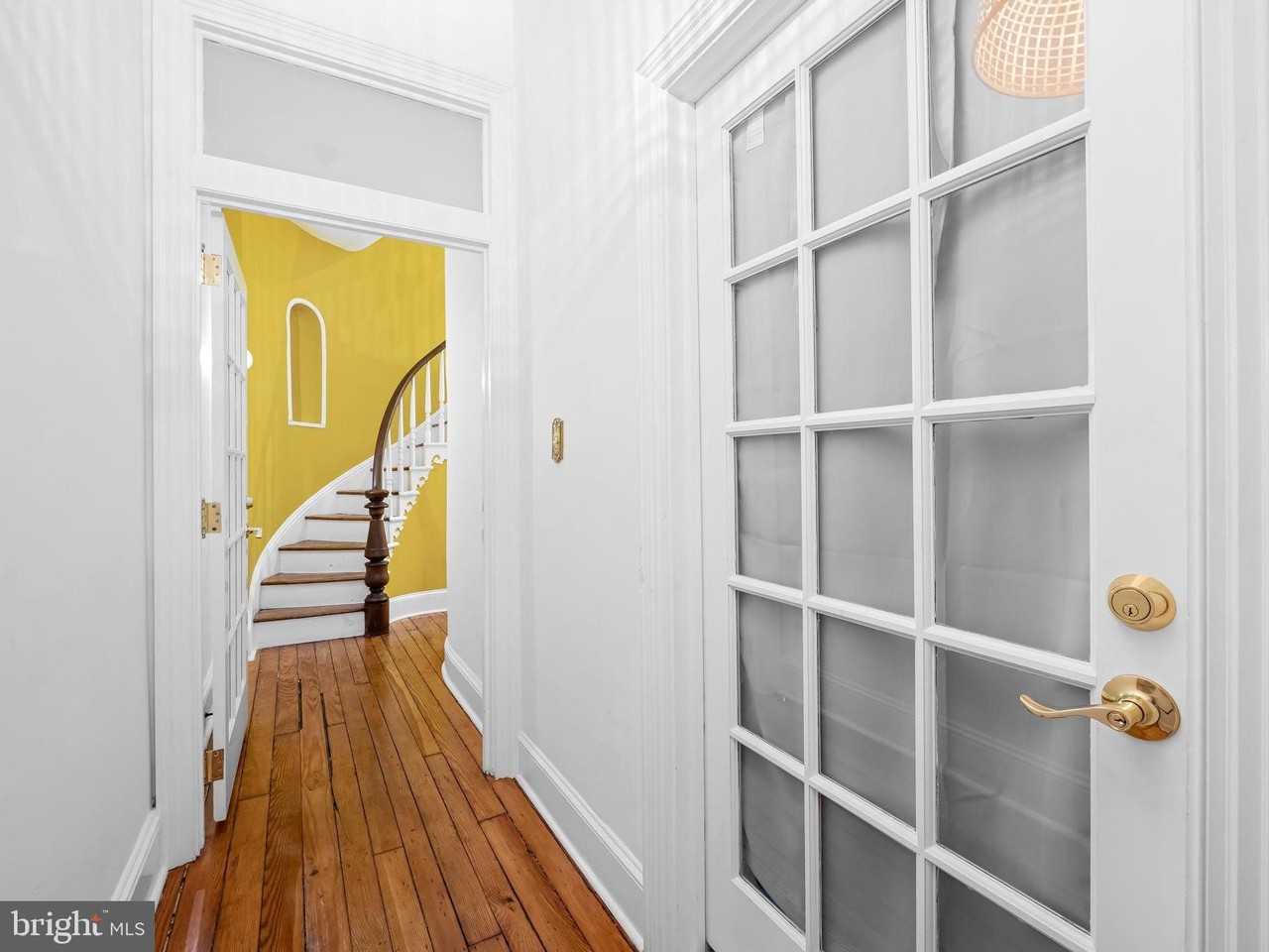 1427 Bolton St #2 - Photo 3 of 34