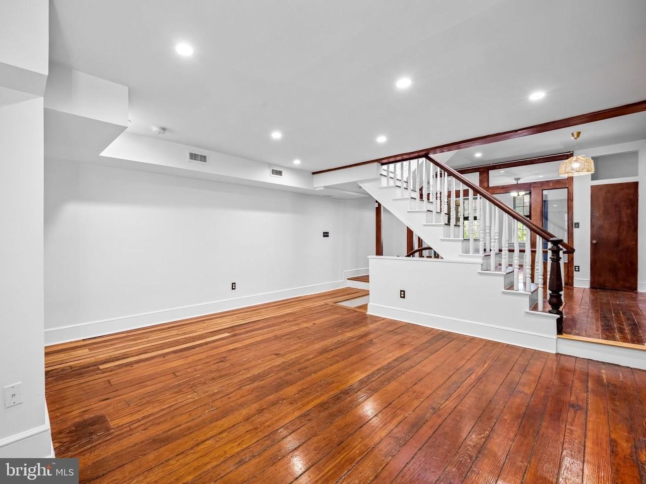1427 Bolton St #2 - Photo 6 of 34