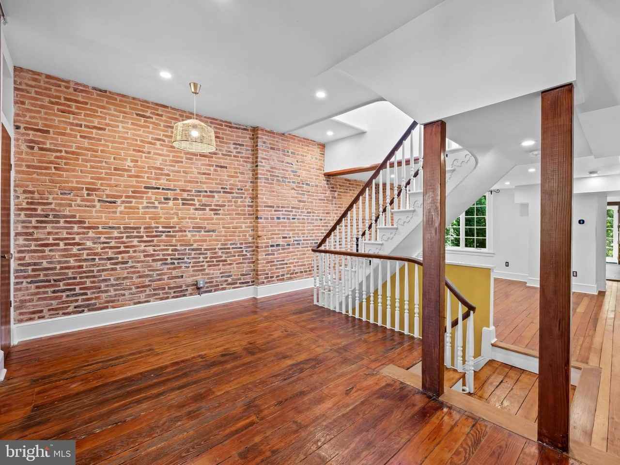1427 Bolton St #2 - Photo 7 of 34