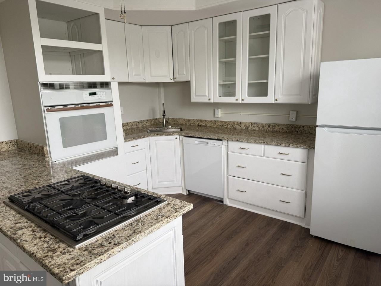 2737 Wilkens Ave - Photo 4 of 13