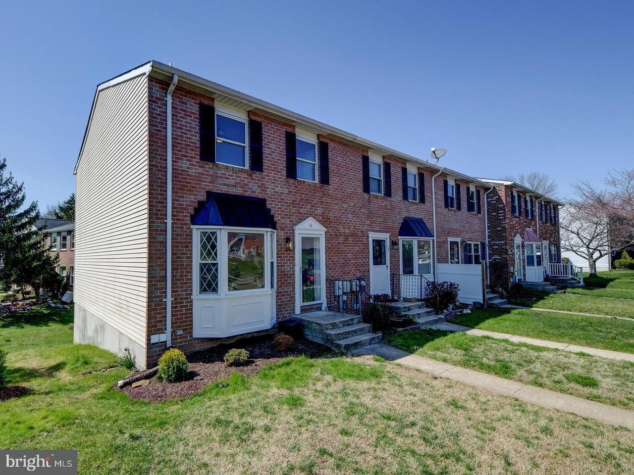 16 Pike Hall Pl - Photo 2 of 26