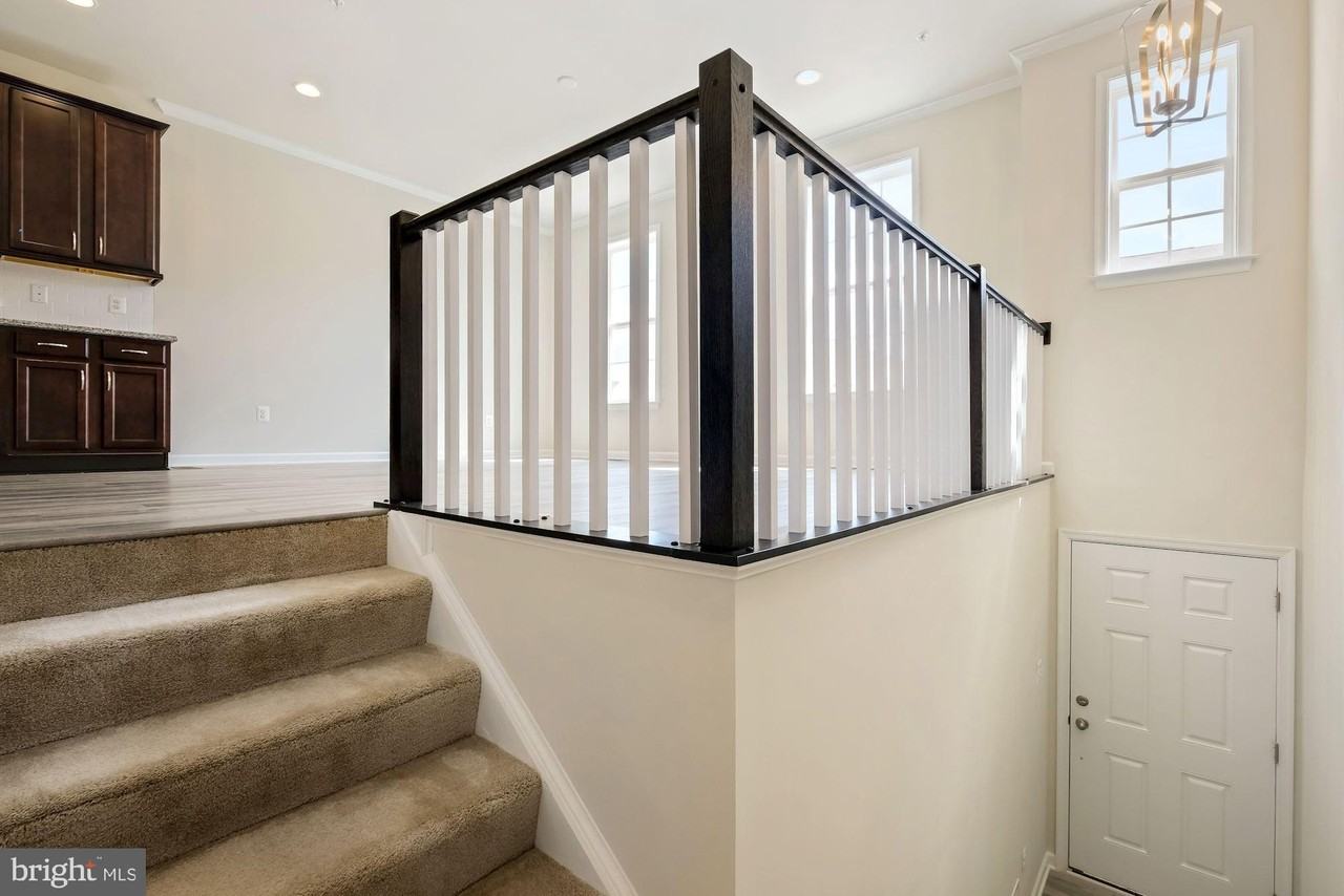 5986 Passend Dr - Photo 3 of 33