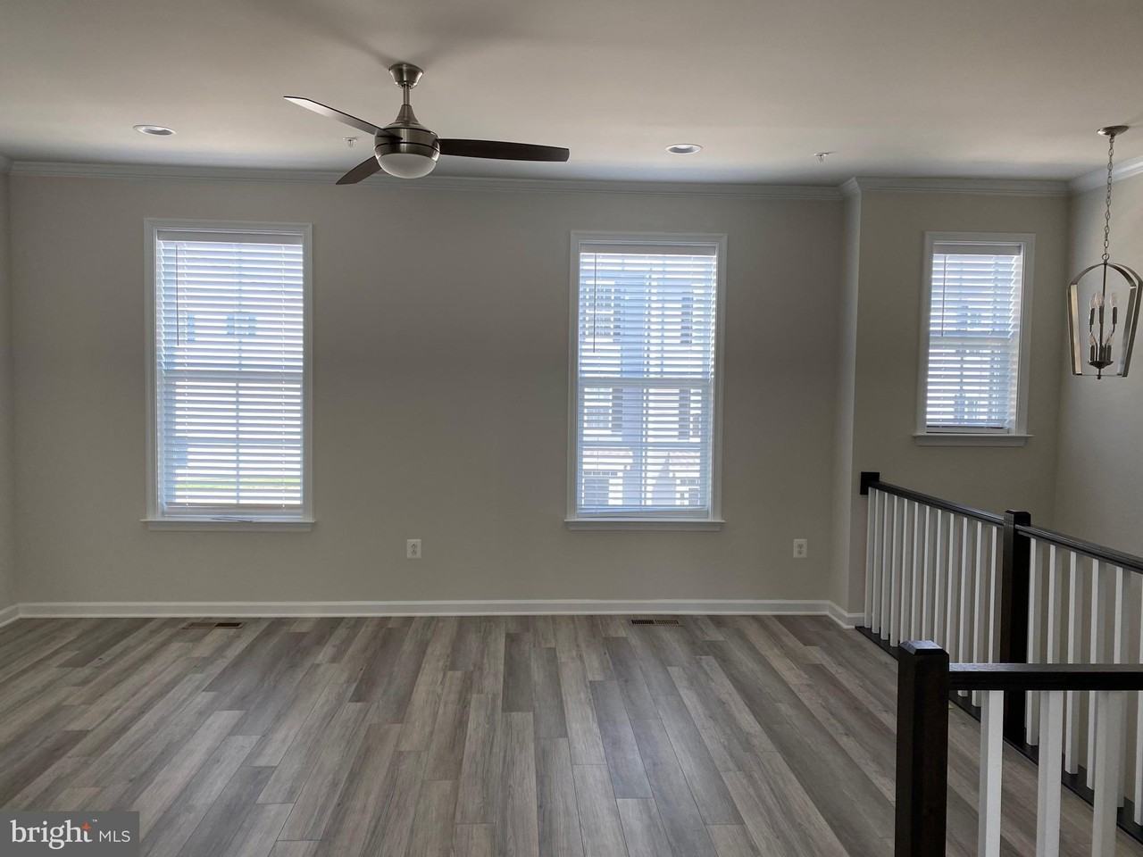5986 Passend Dr - Photo 4 of 33