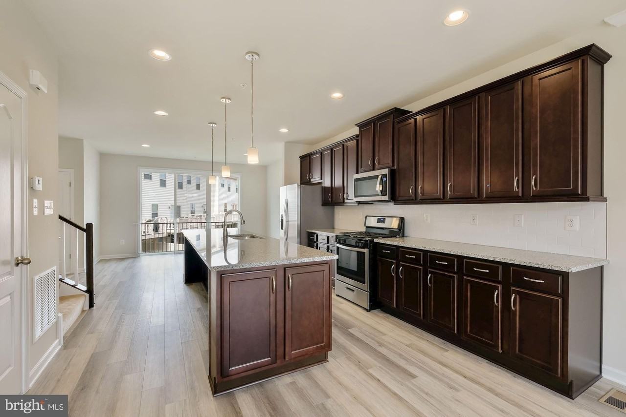 5986 Passend Dr - Photo 7 of 33