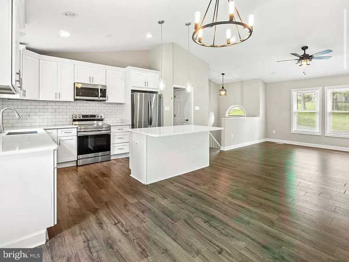 10788 Forest Edge Cir - Photo 3 of 15