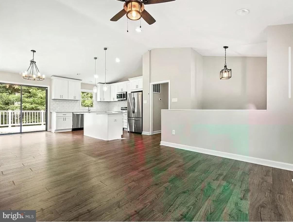 10788 Forest Edge Cir - Photo 4 of 15