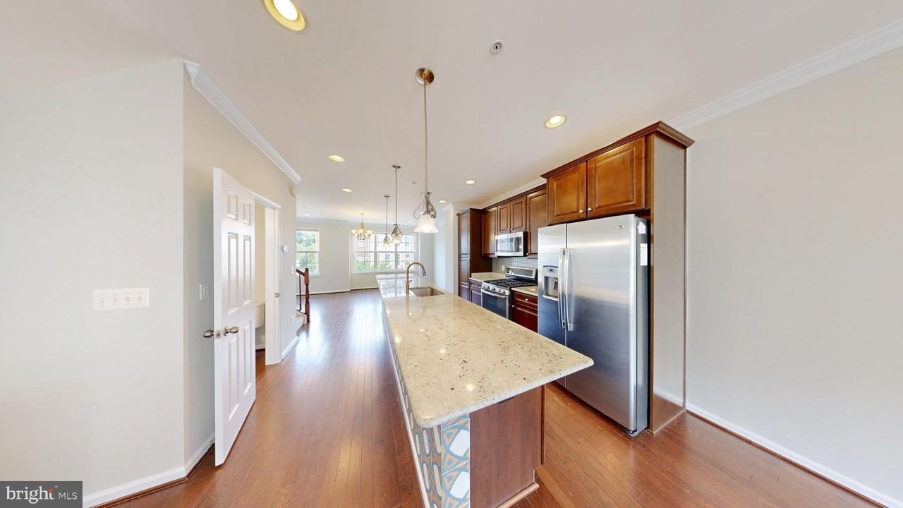 3616 Summer House St - Photo 2 of 16