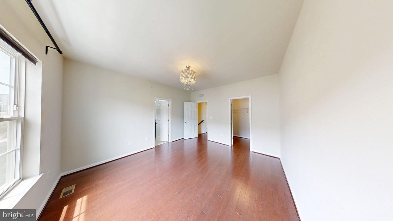 3616 Summer House St - Photo 6 of 16