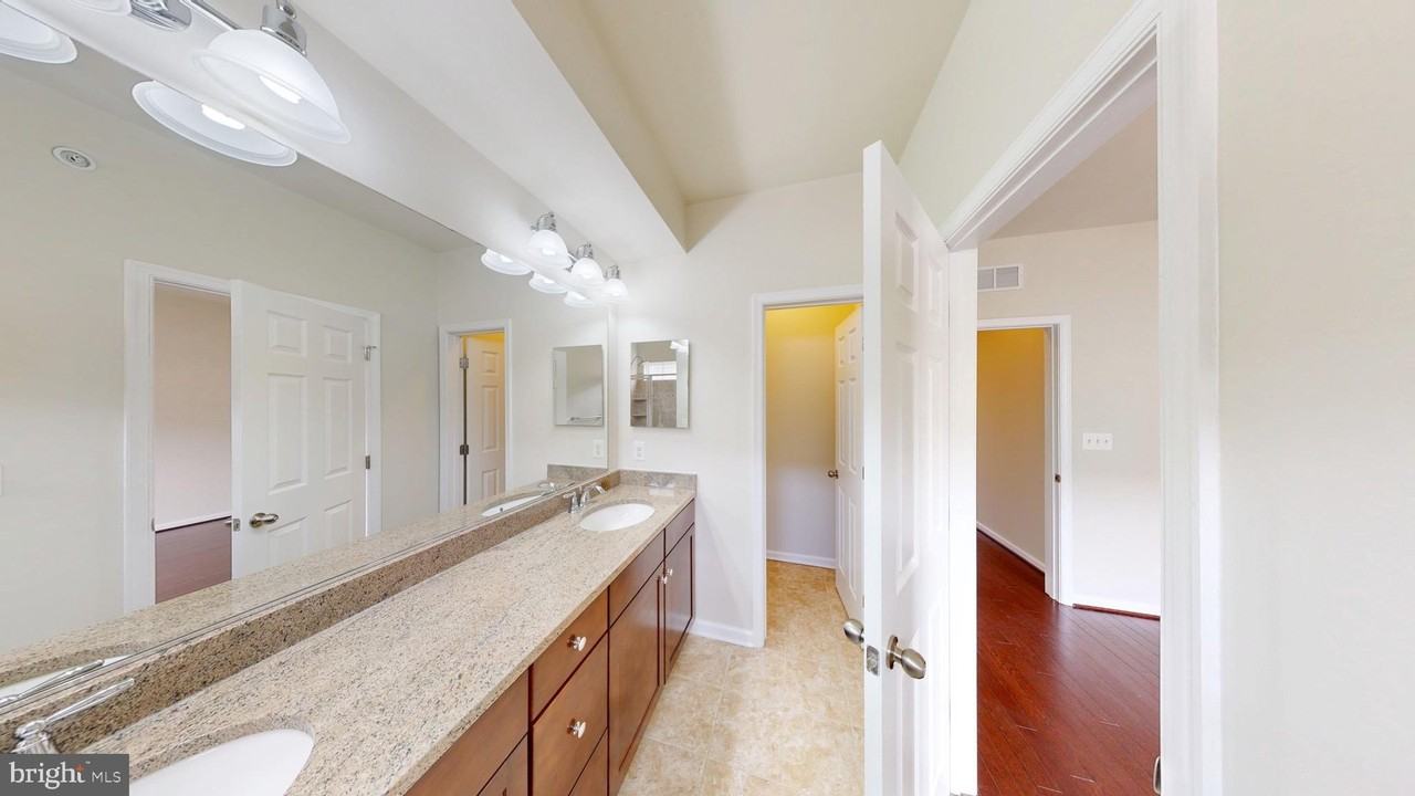 3616 Summer House St - Photo 7 of 16