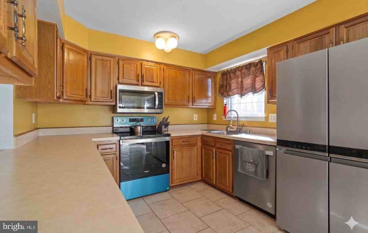 14609 Governor Sprigg Pl - Photo 5 of 27