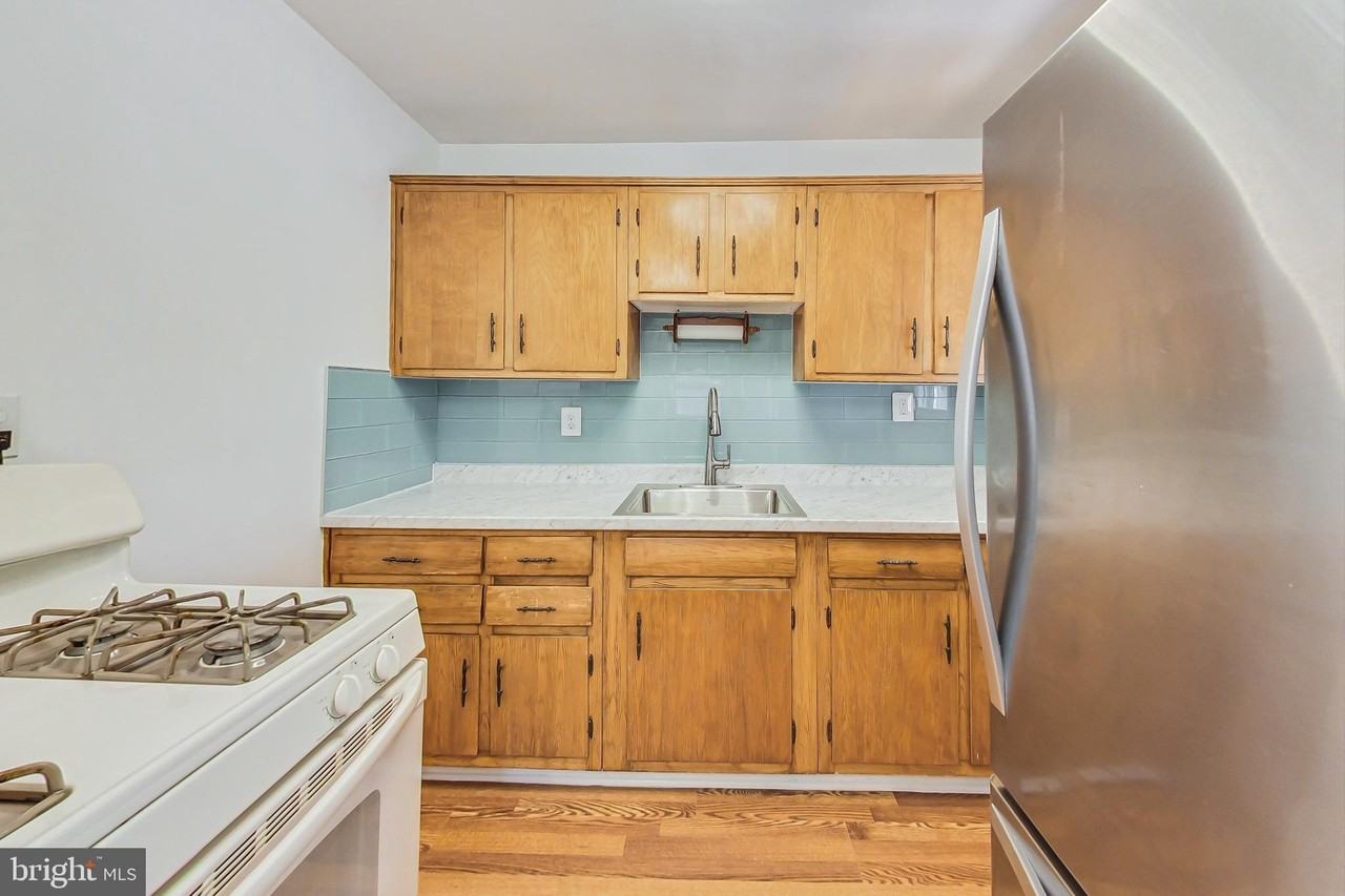 9511 48th Ave - Photo 4 of 12