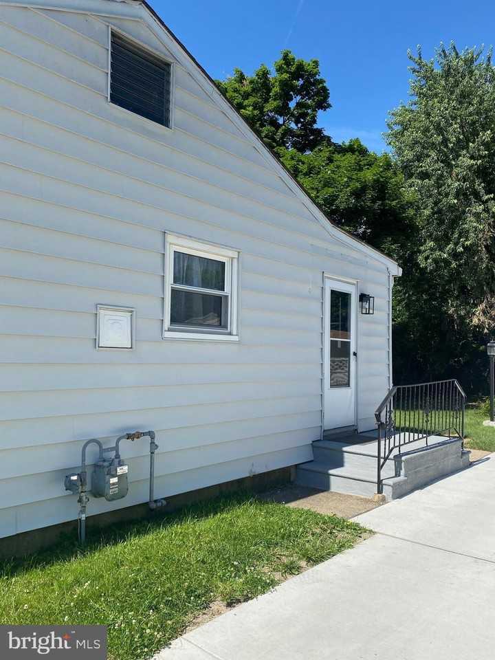 401 Glendale Dr - Photo 4 of 25