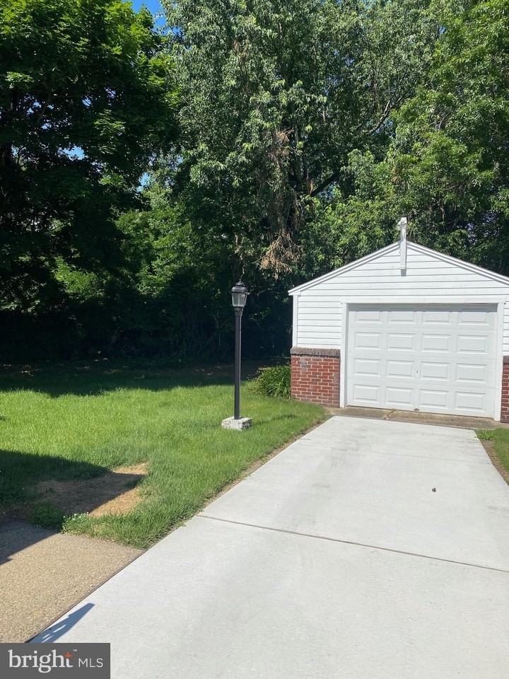 401 Glendale Dr - Photo 5 of 25