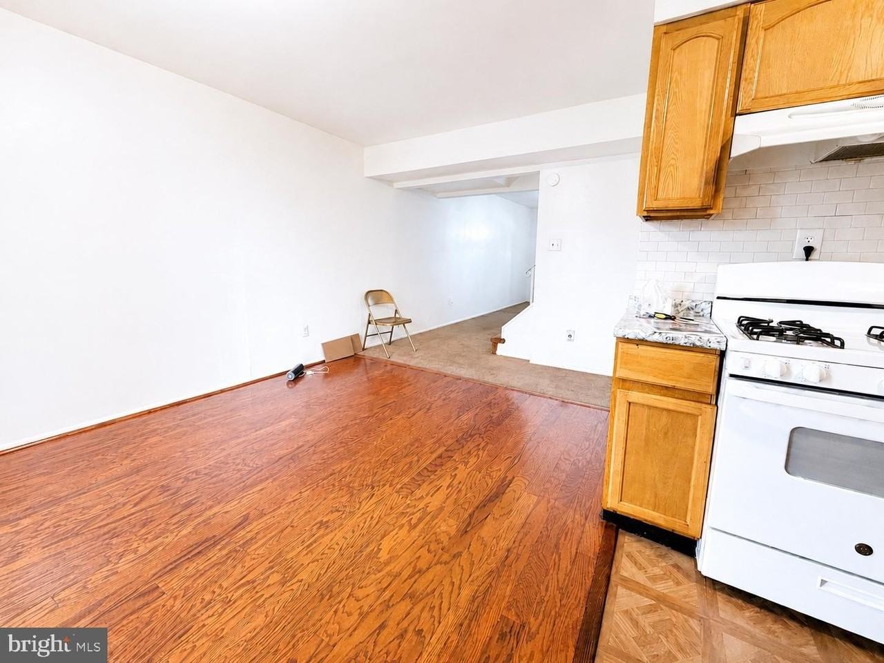 8 Vernon Ct - Photo 3 of 14