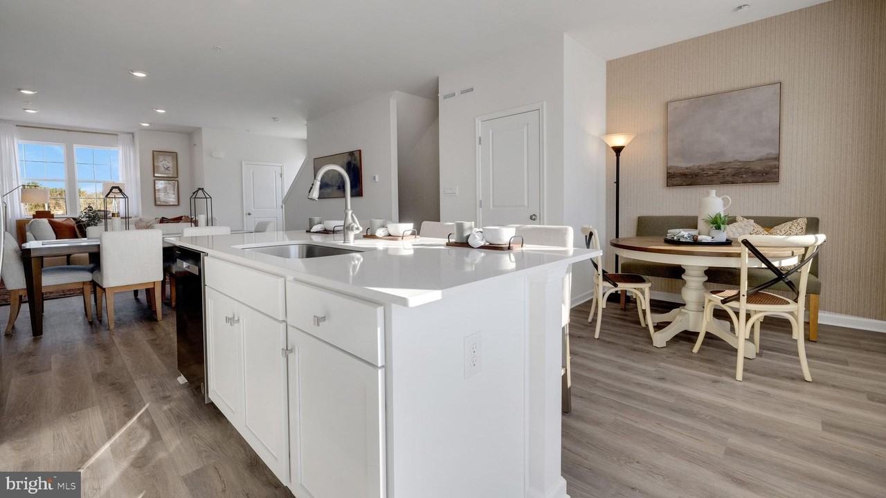 178 Bell Ct - Photo 6 of 50