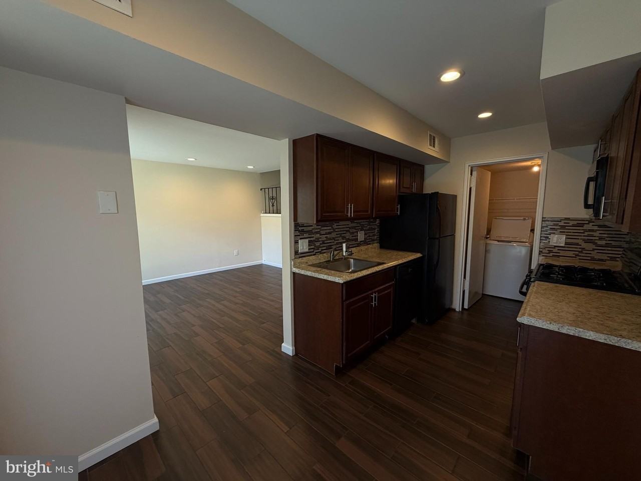 406 Brandywine Ct - Photo 4 of 11