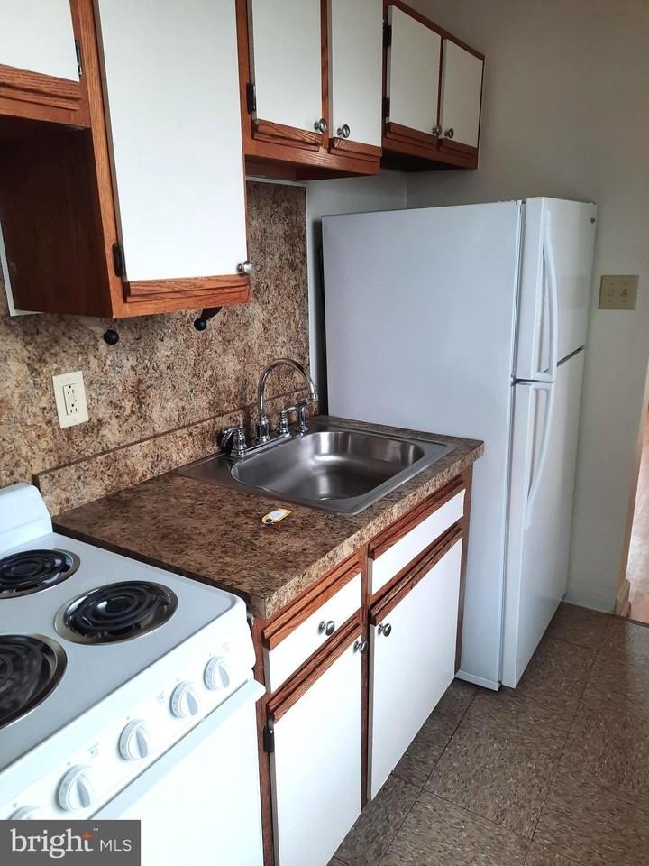 12 S Filbert St #C8 - Photo 3 of 6