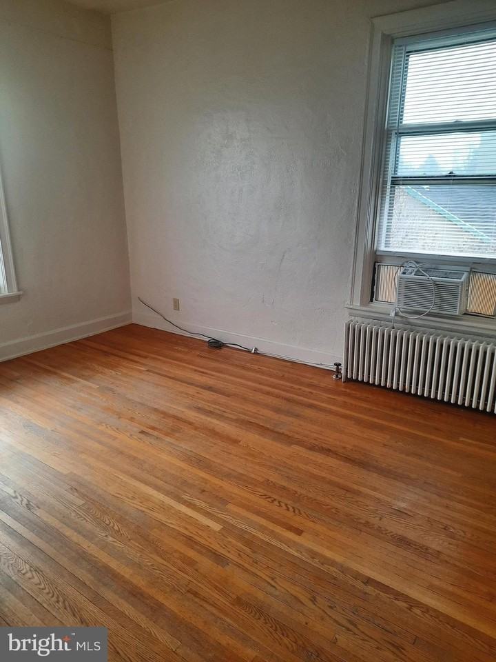 12 S Filbert St #C8 - Photo 4 of 6