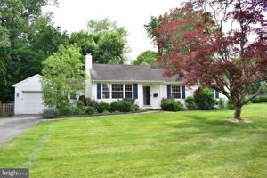 featured image of 937 N Hill Dr