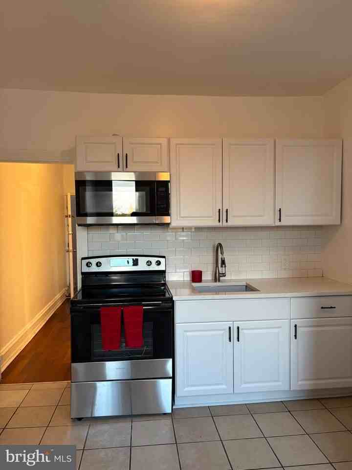 356 E Walnut Ln #2 - Photo 2 of 18
