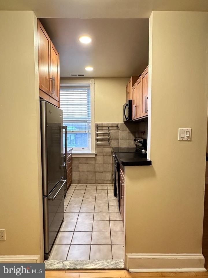 126 Arch St - Photo 4 of 25